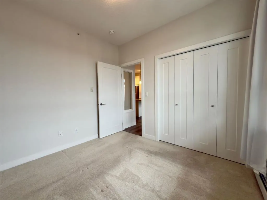 20 Walgrove SE, #415