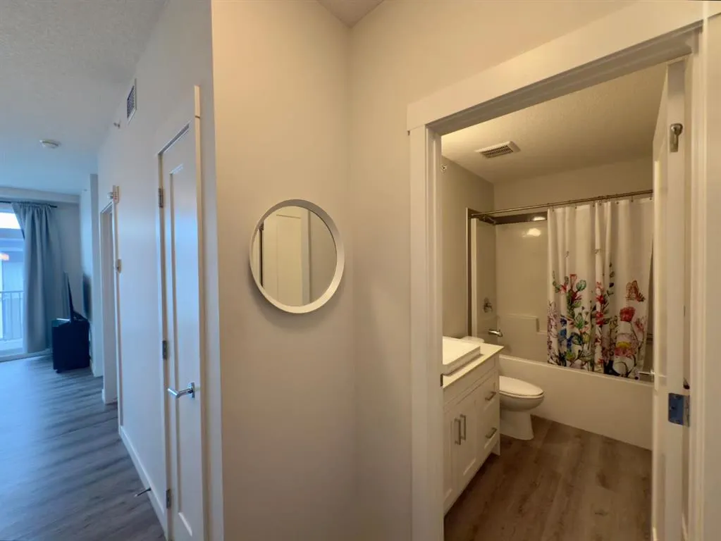 20 Walgrove SE, #415