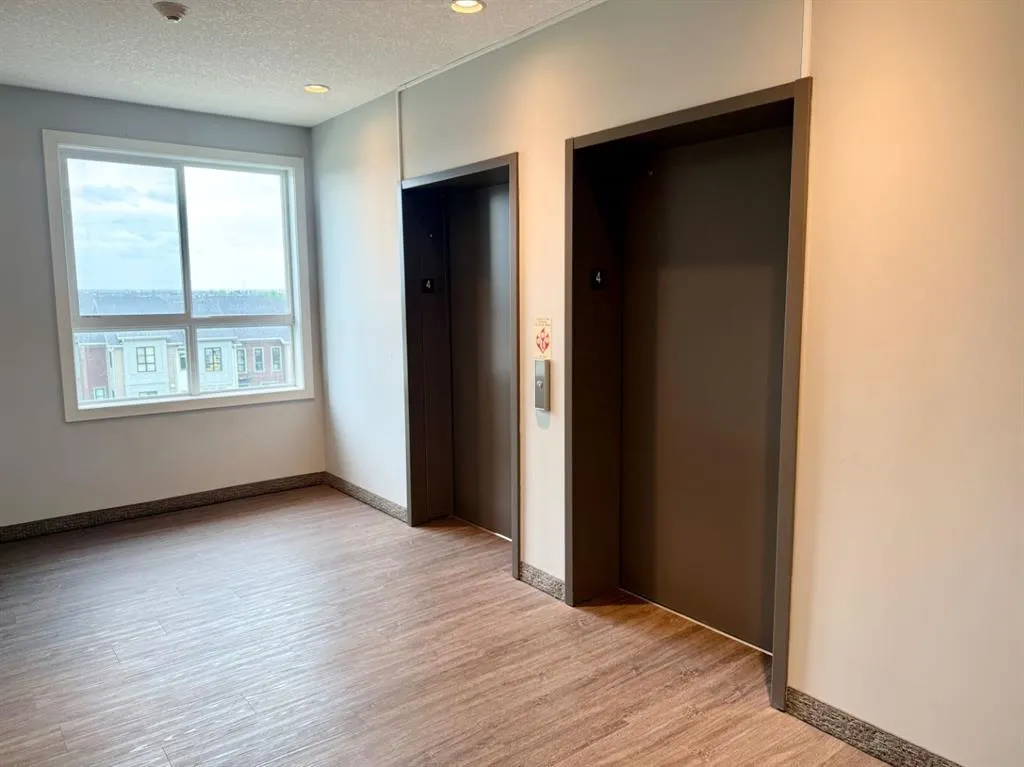 20 Walgrove SE, #415