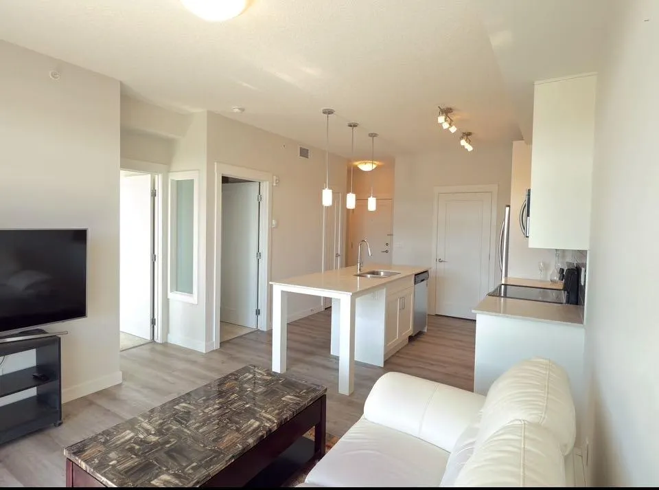 20 Walgrove SE, #415