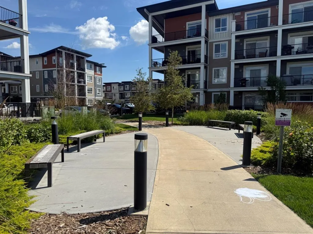 20 Walgrove SE, #415