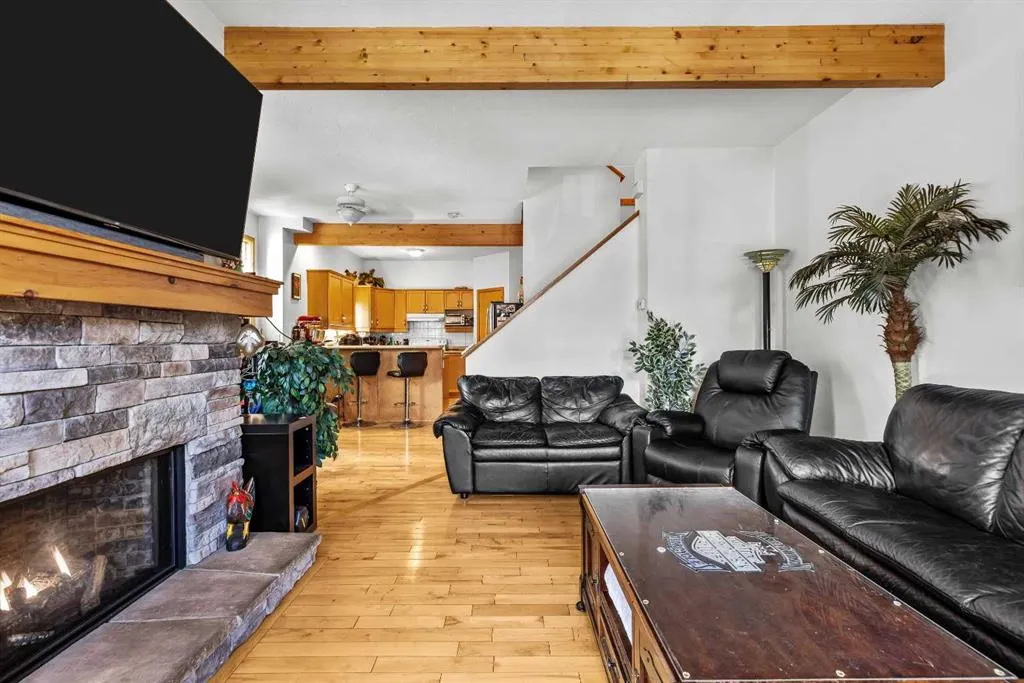 818 6 Street, #4
