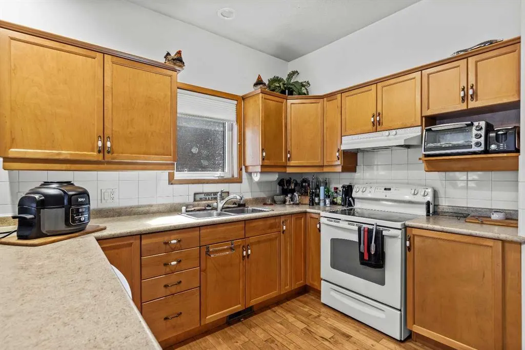 818 6 Street, #4