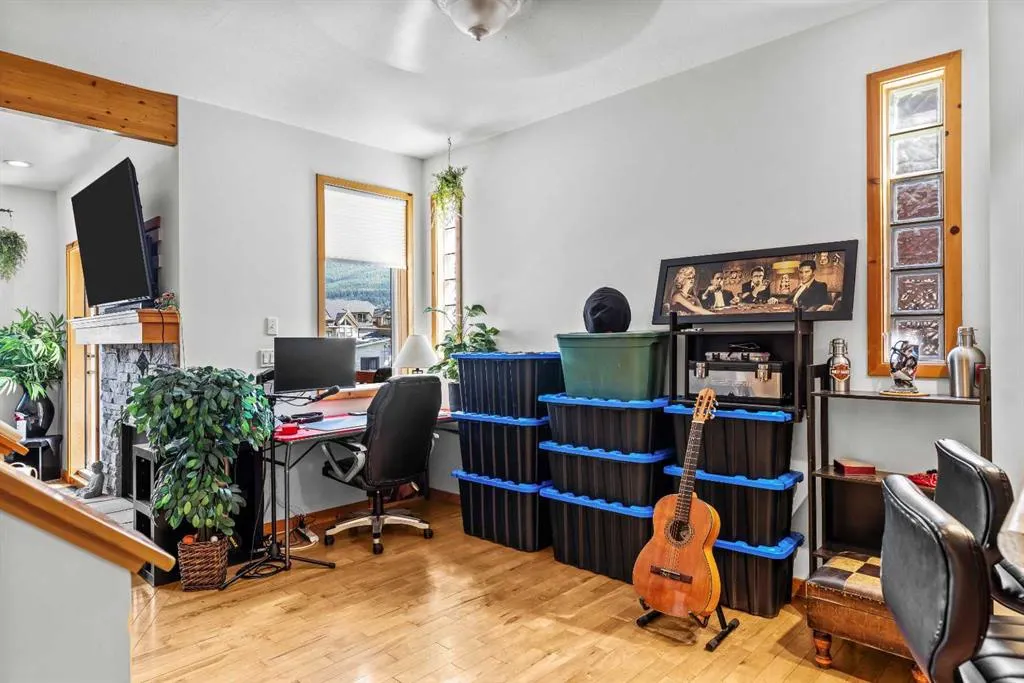 818 6 Street, #4
