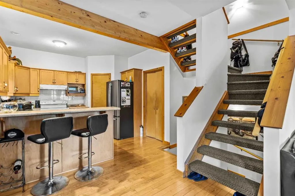 818 6 Street, #4