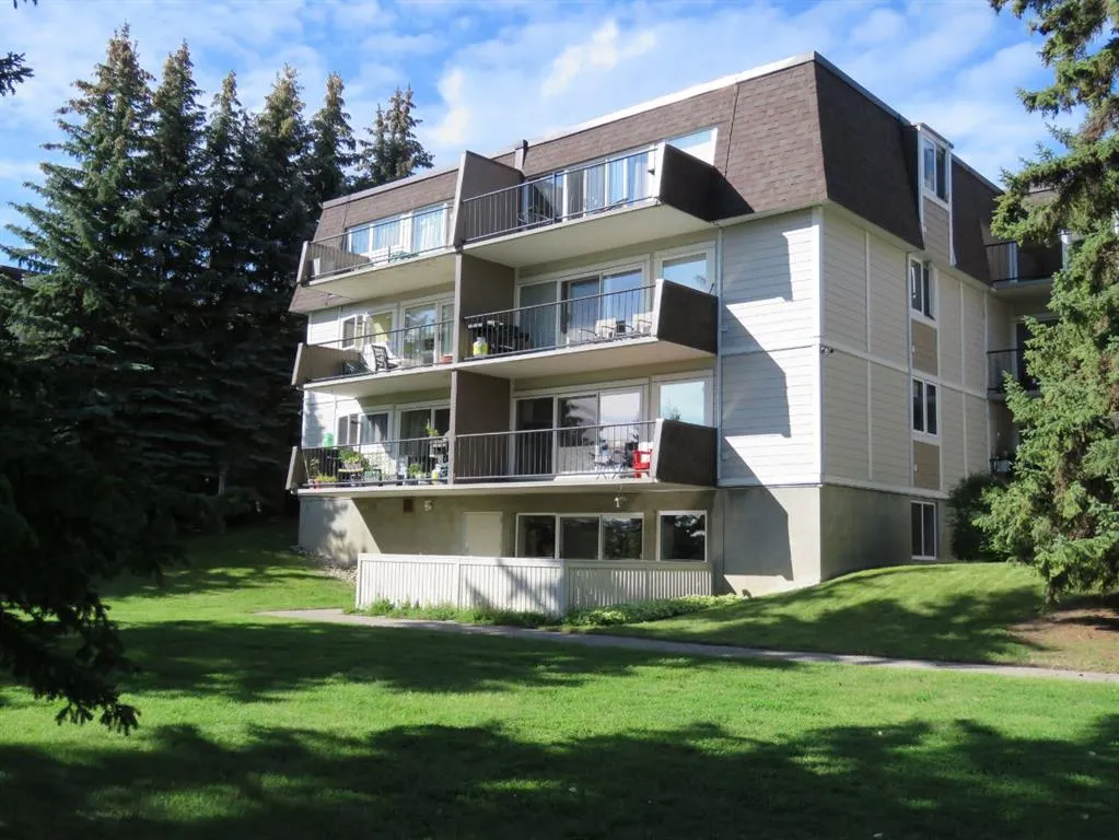 328 Cedar Crescent SW, #204