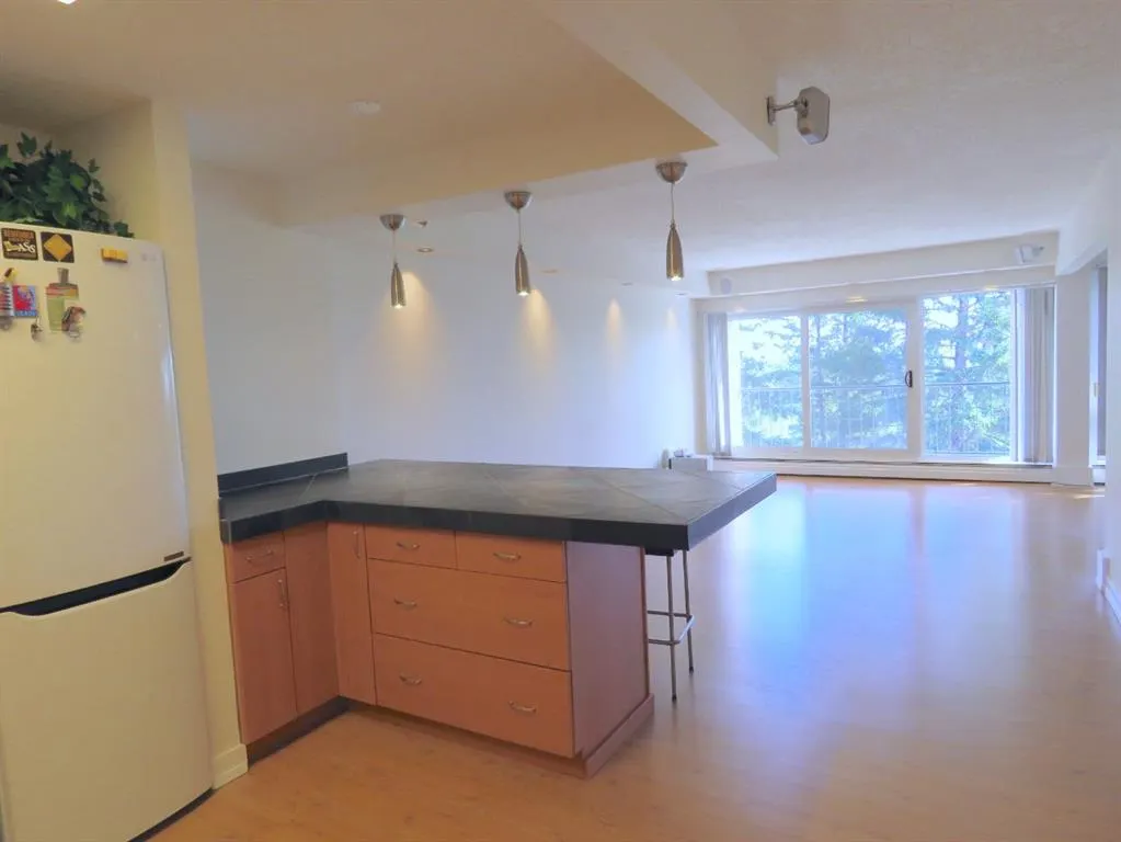 328 Cedar Crescent SW, #204