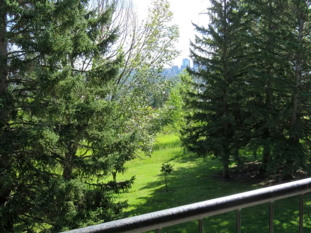328 Cedar Crescent SW, #204