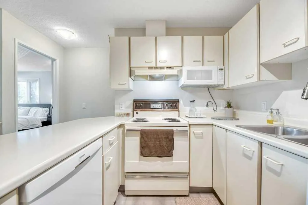3212 Edenwold Heights NW, #12
