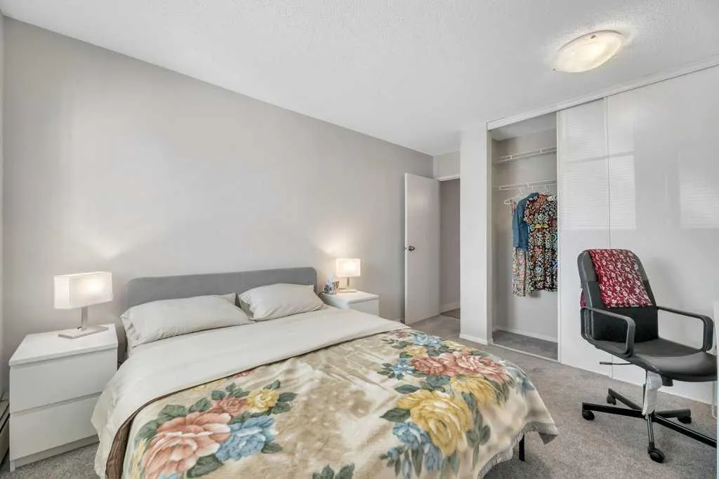3212 Edenwold Heights NW, #12