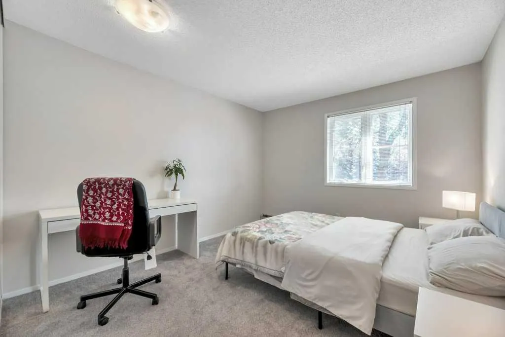 3212 Edenwold Heights NW, #12