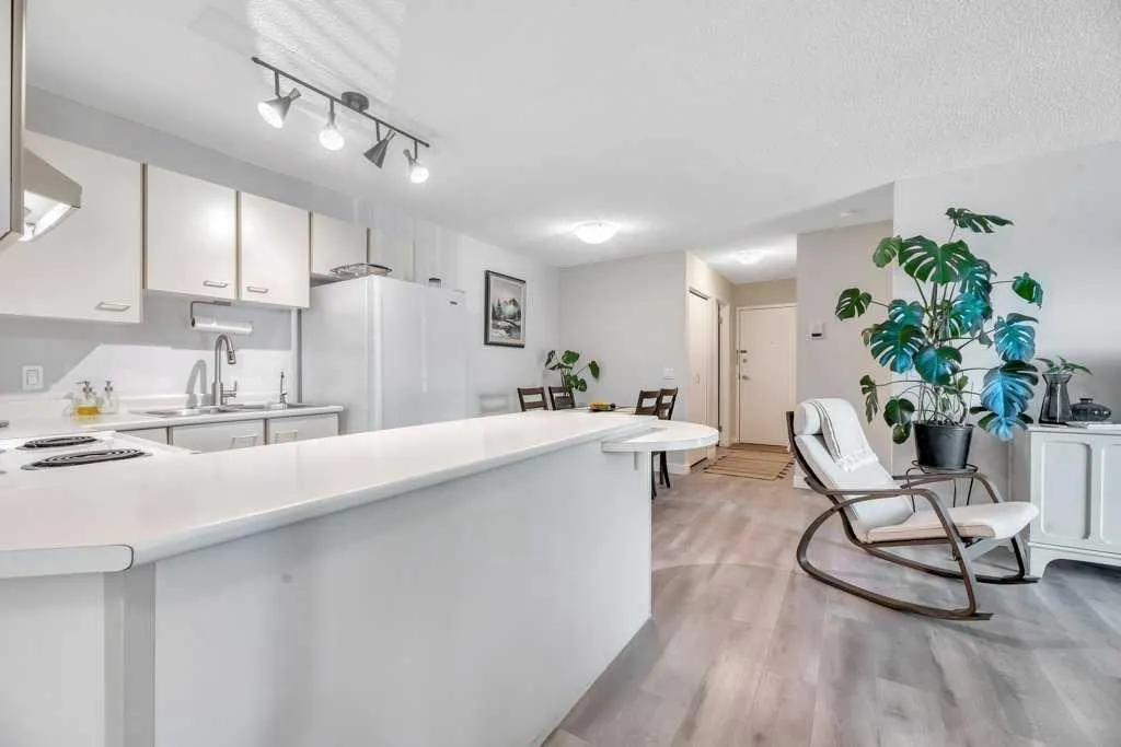 3212 Edenwold Heights NW, #12
