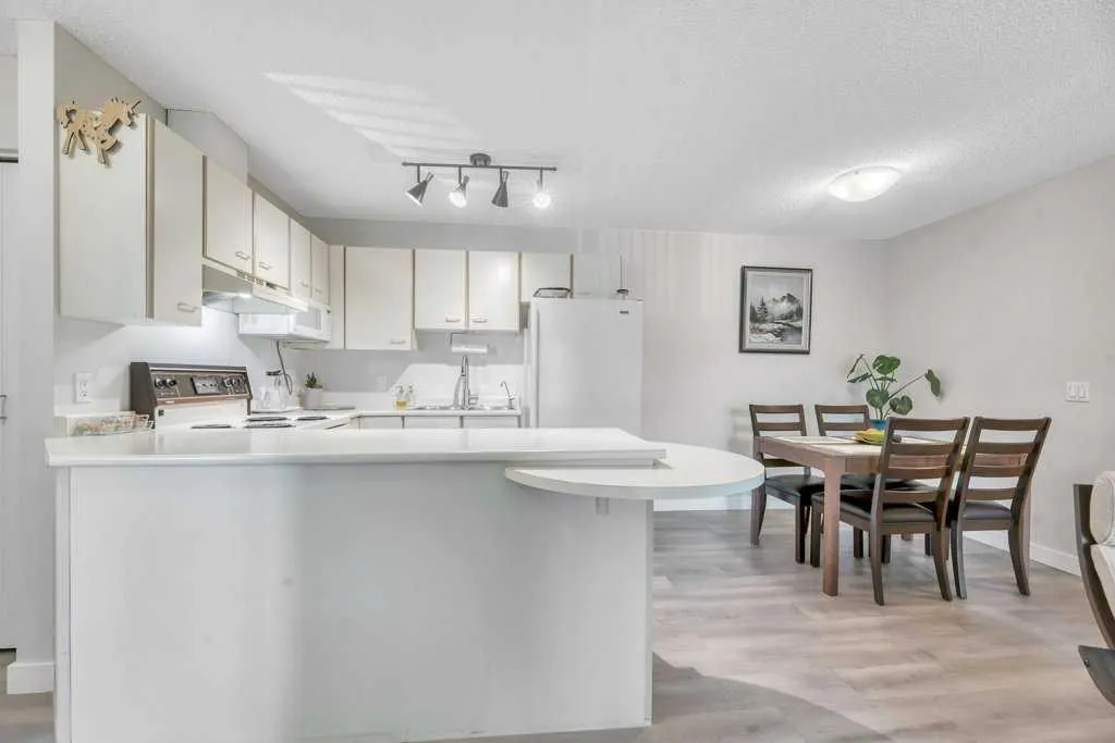 3212 Edenwold Heights NW, #12