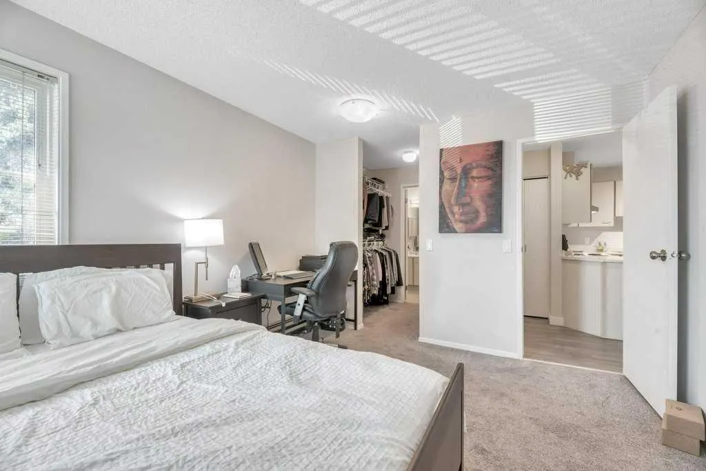 3212 Edenwold Heights NW, #12