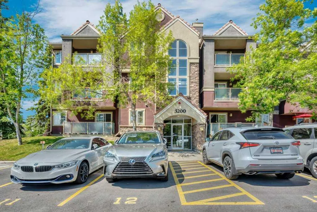 3212 Edenwold Heights NW, #12
