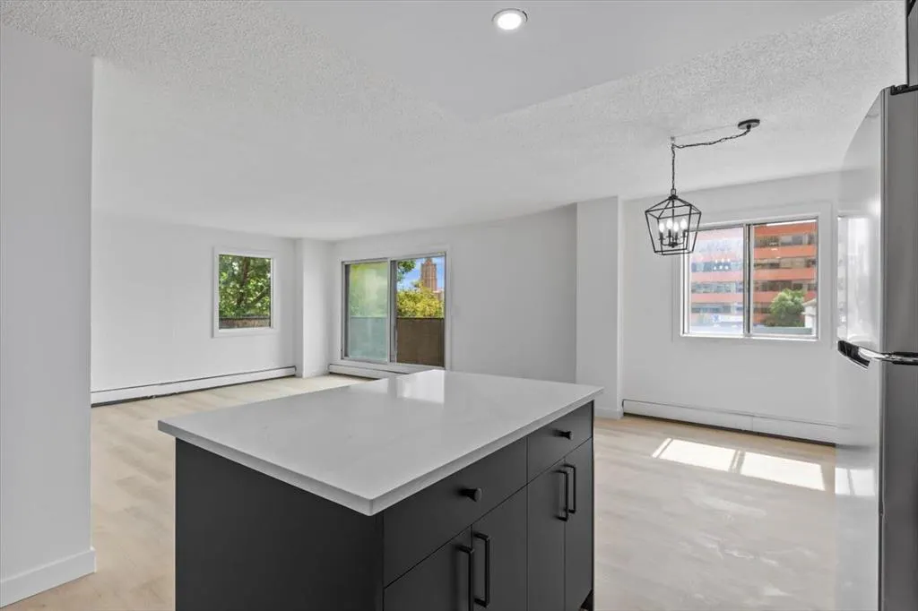 235 15 Avenue SW, #305