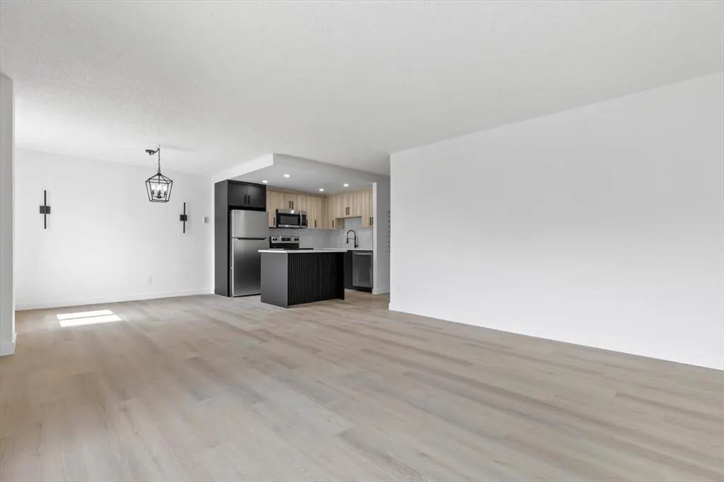 235 15 Avenue SW, #305