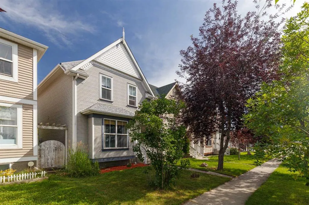 248 Prestwick Avenue SE