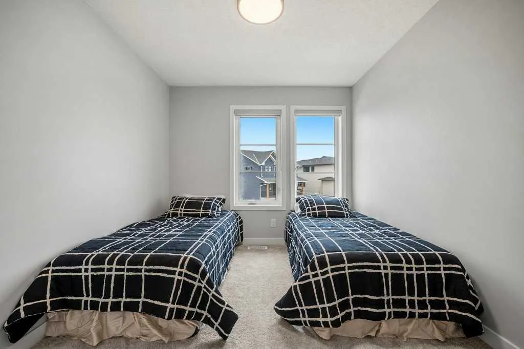325 Grayling Manor
