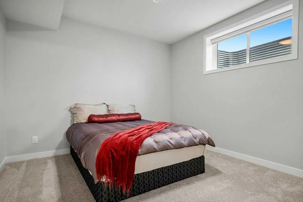 325 Grayling Manor