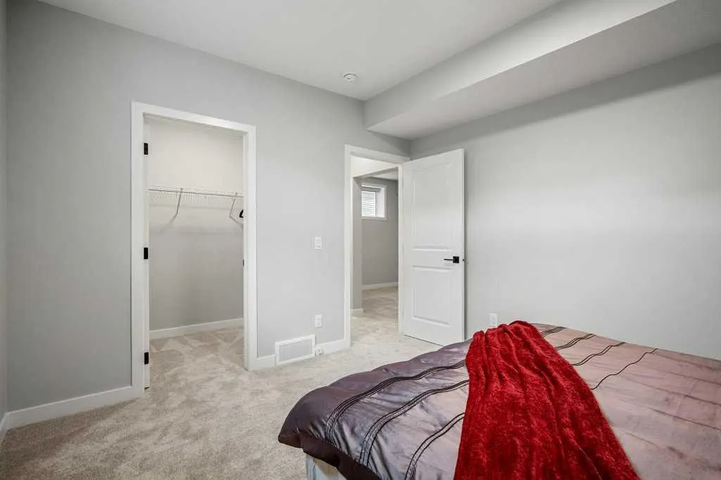 325 Grayling Manor