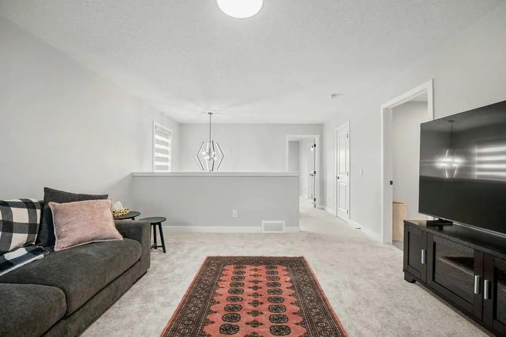 325 Grayling Manor