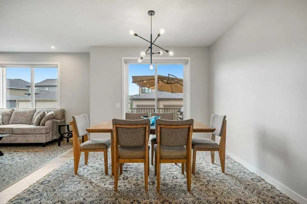 325 Grayling Manor