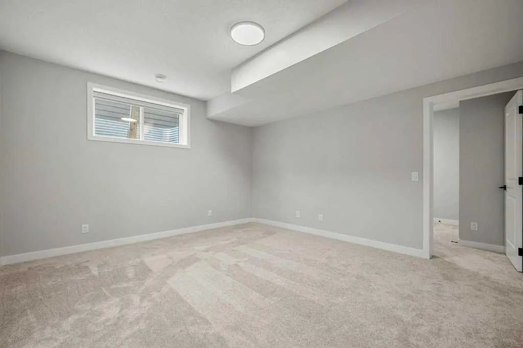 325 Grayling Manor
