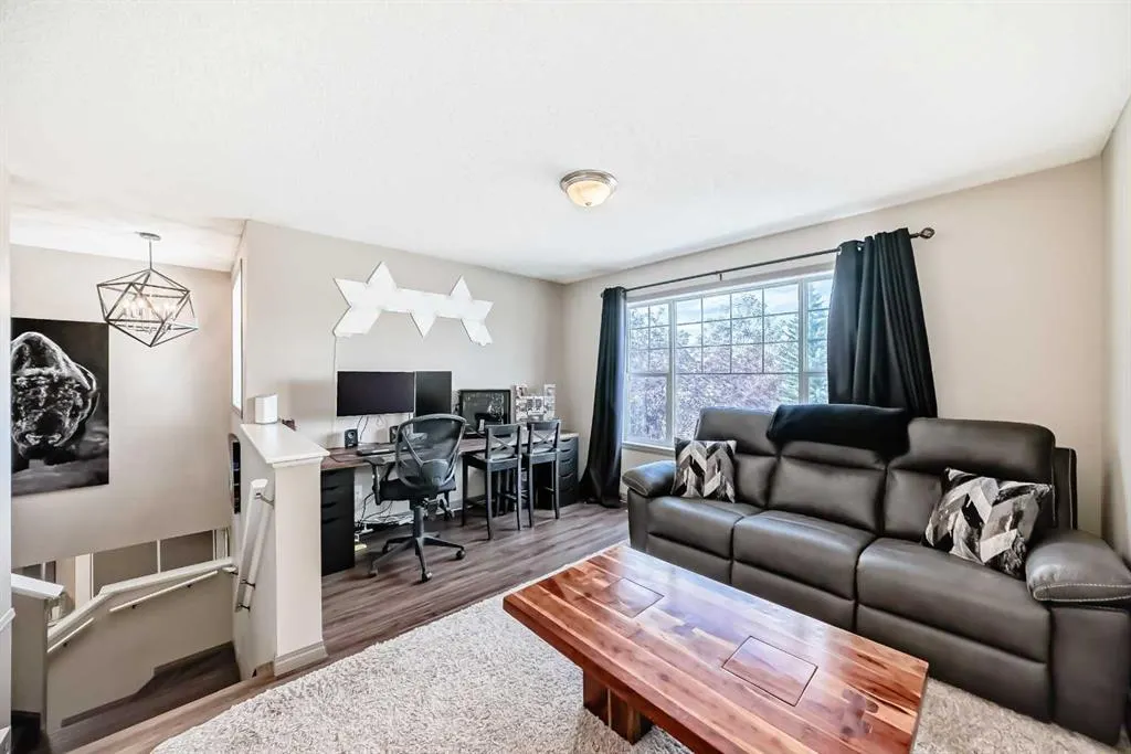 121 West Creek Drive
