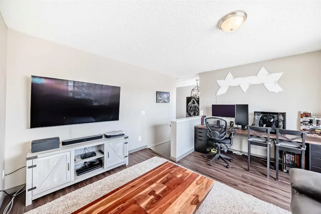 121 West Creek Drive