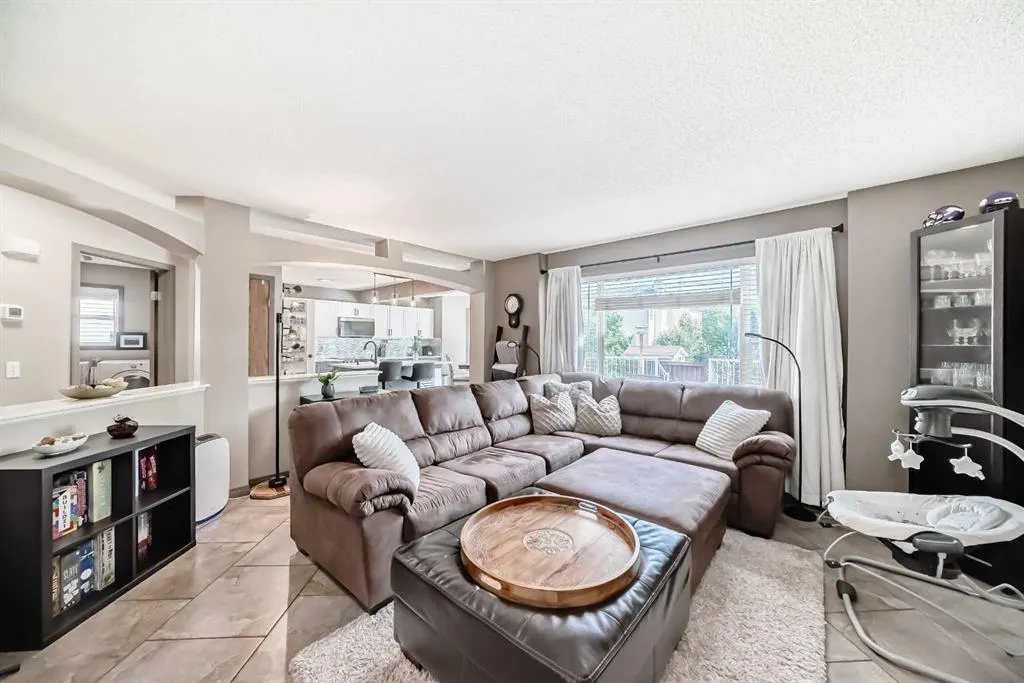 121 West Creek Drive