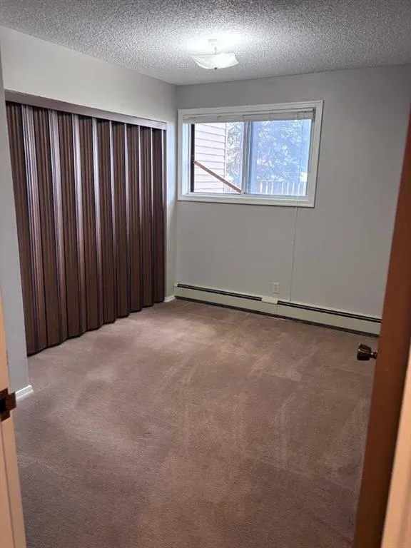 85 Foxbend Crescent N, #109