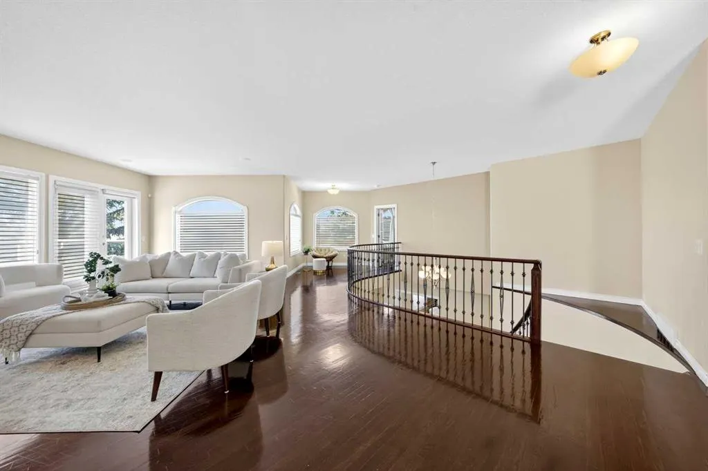 7 Signal Hill Terrace SW