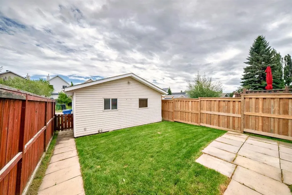 66 Prestwick Way SE