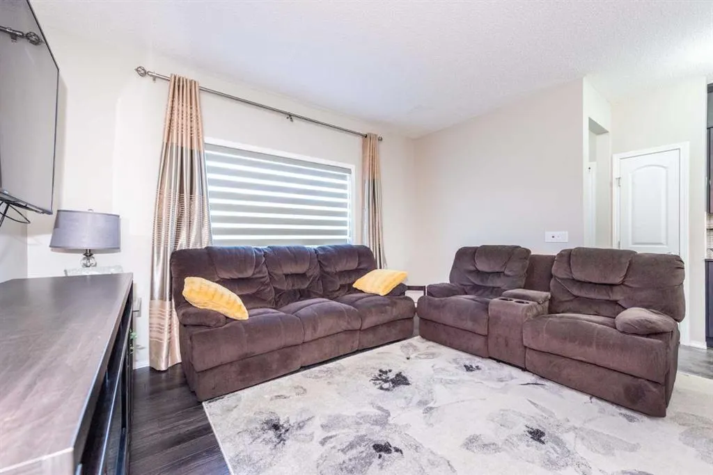 289 Skyview Ranch Boulevard NE
