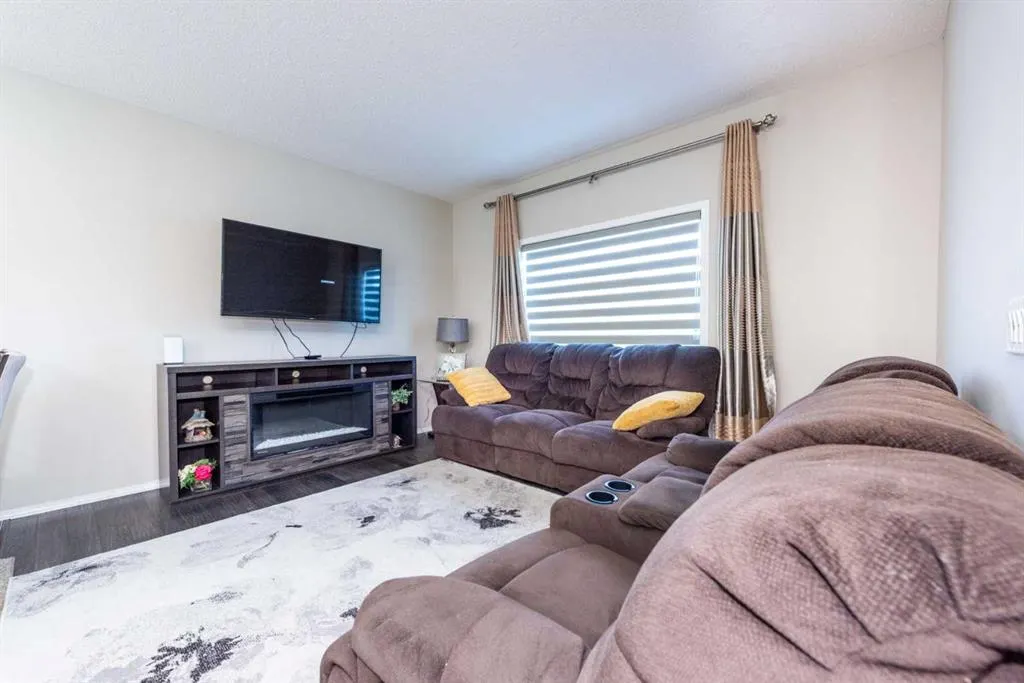 289 Skyview Ranch Boulevard NE