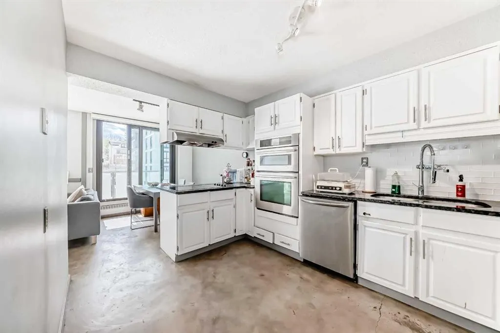 824 Royal Avenue SW, #405