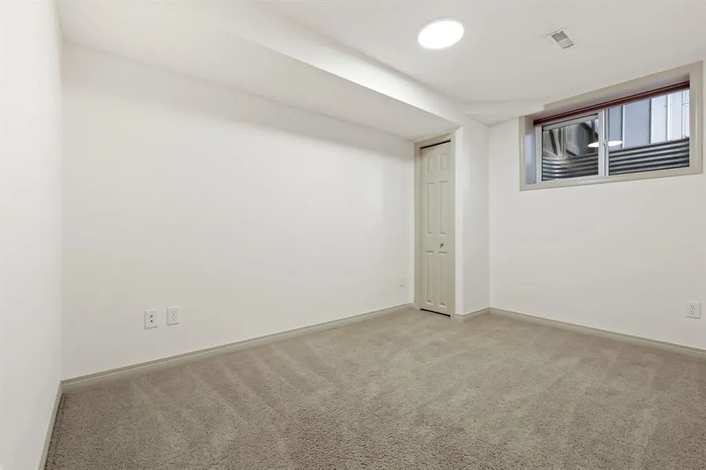 52 Palis Way SW