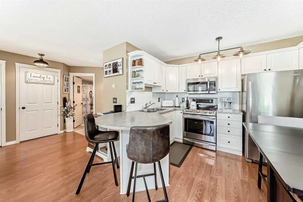 6900 Hunterview Drive NW, #204