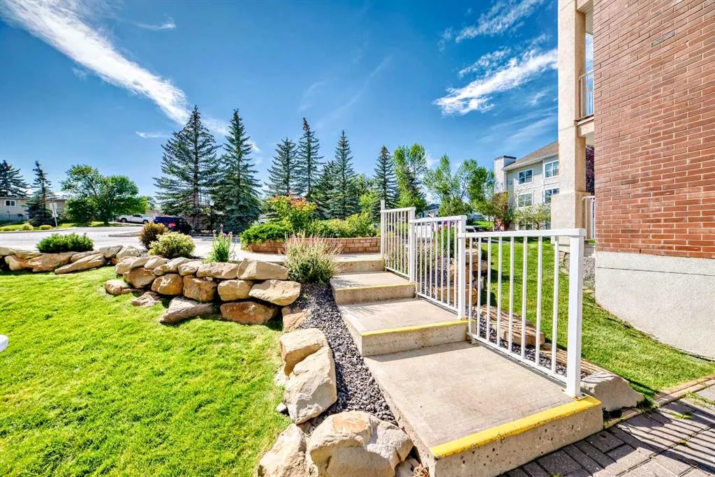 6900 Hunterview Drive NW, #204