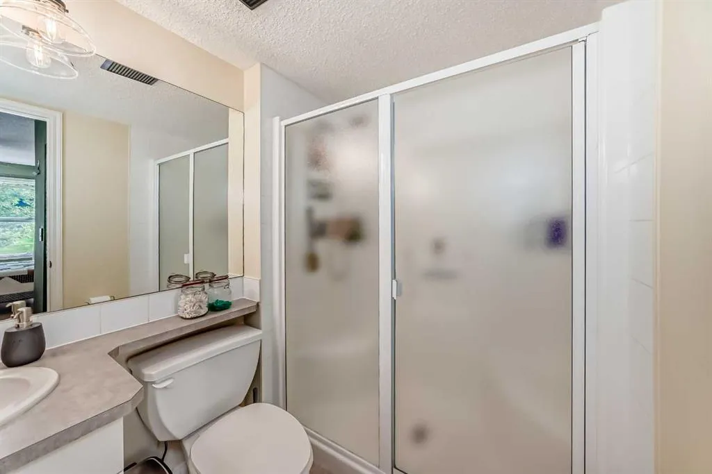 6900 Hunterview Drive NW, #204