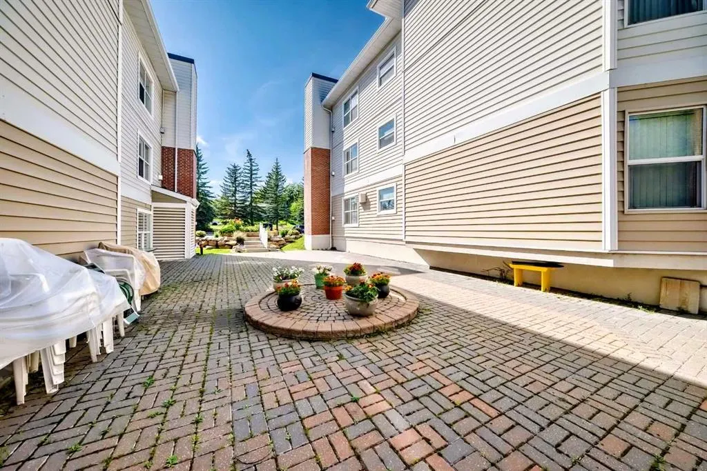 6900 Hunterview Drive NW, #204