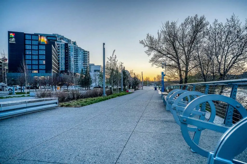 615 6 Avenue SE, #210