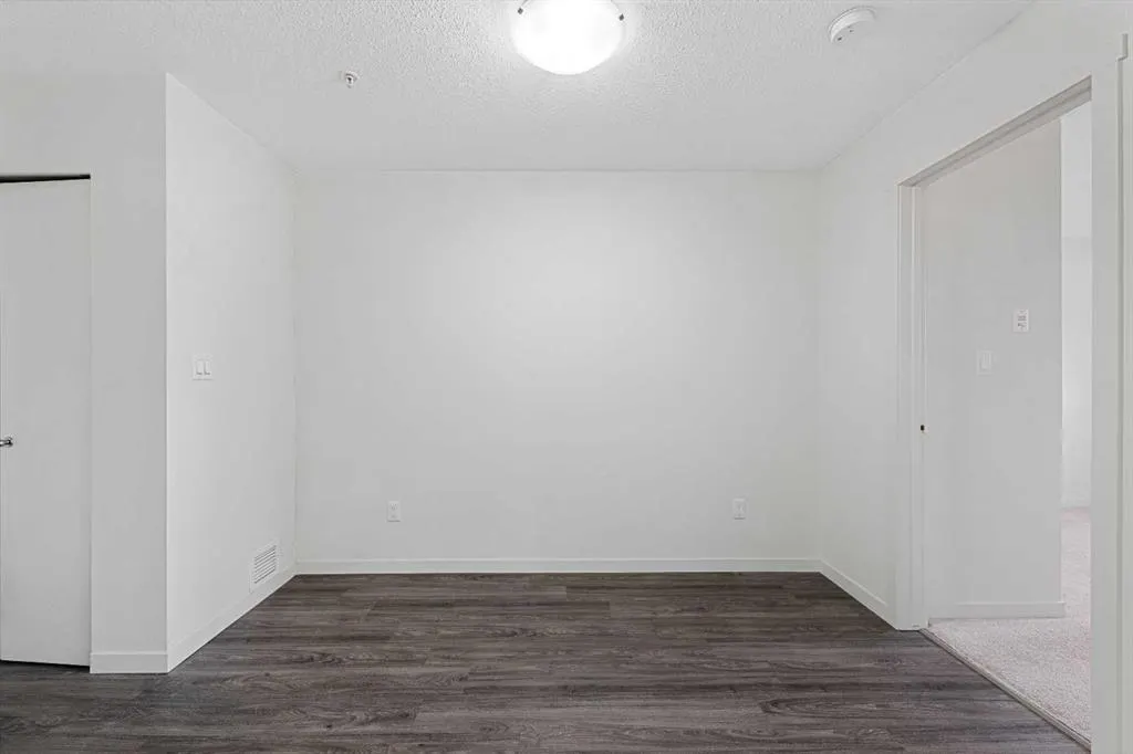181 Skyview Ranch Manor NE, #4211