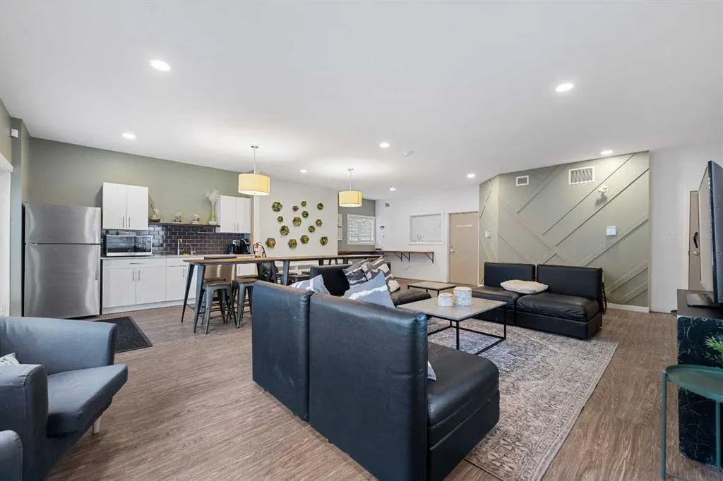 181 Skyview Ranch Manor NE, #4211
