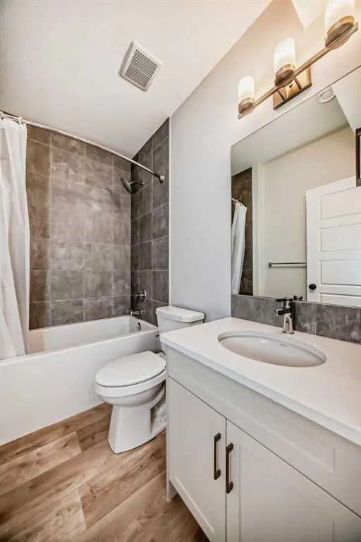 153 Edith Way NW