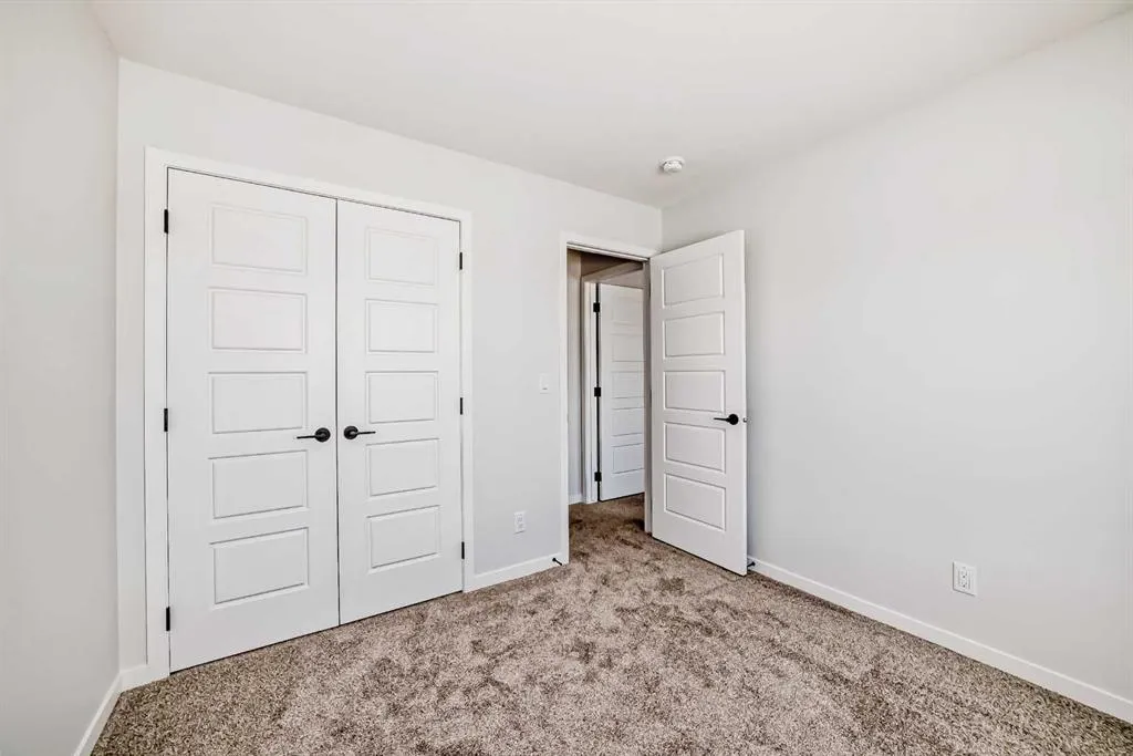 153 Edith Way NW
