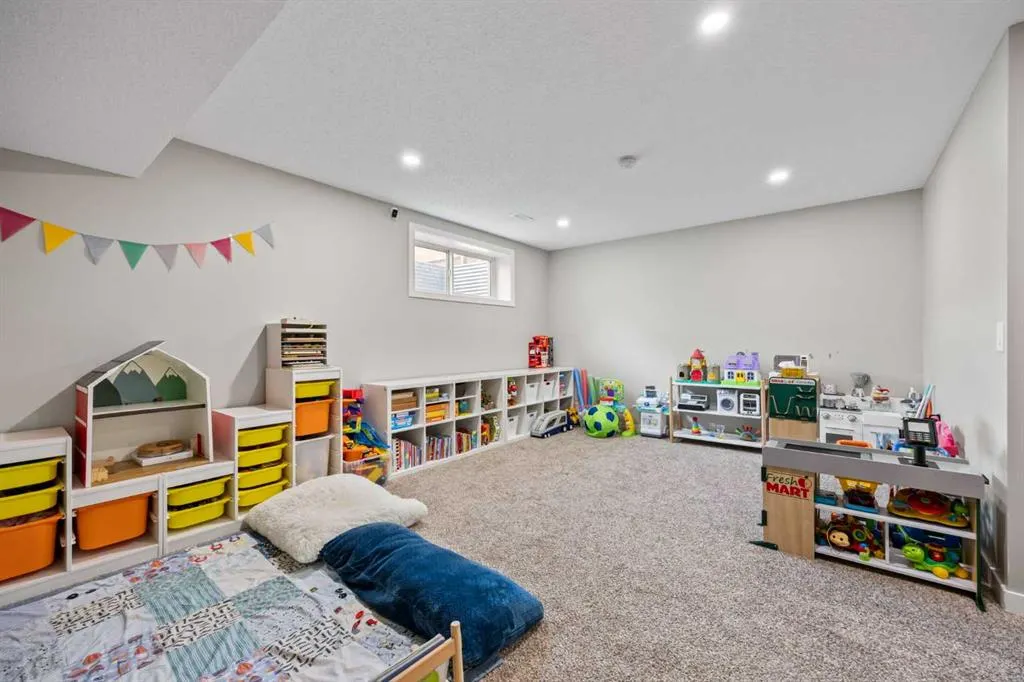 336 Marquis Heights SE