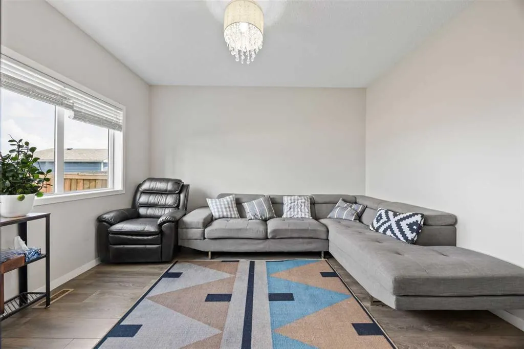 336 Marquis Heights SE