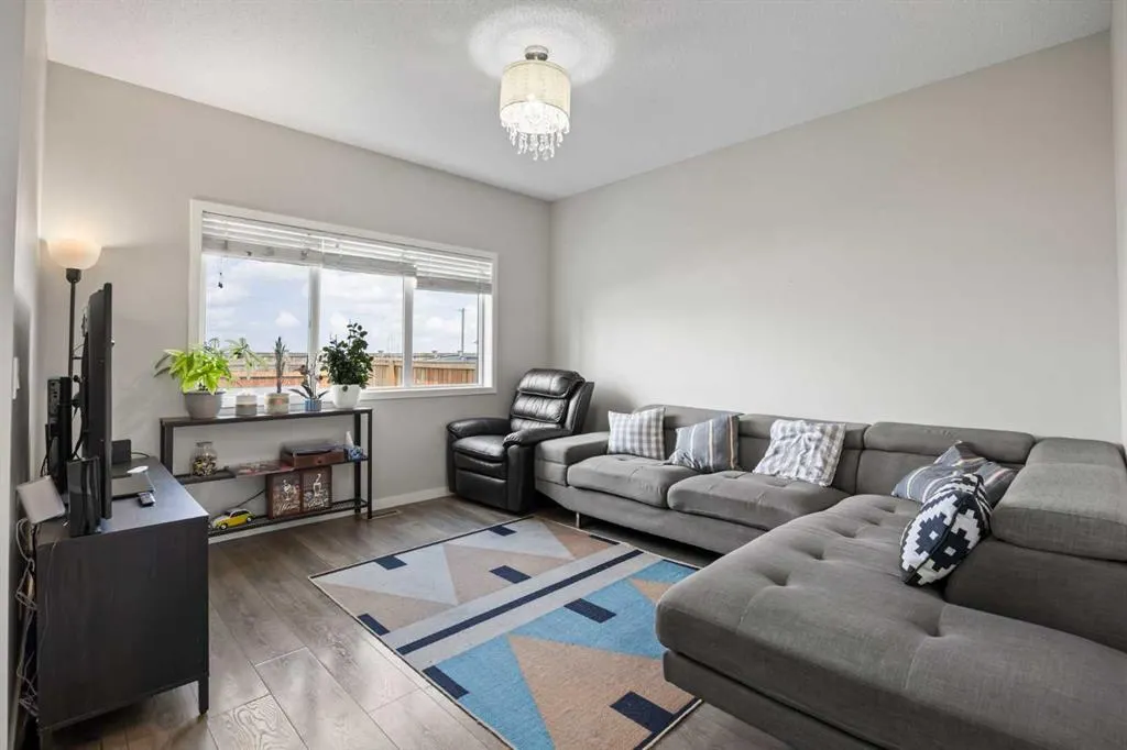 336 Marquis Heights SE